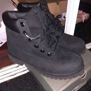 NEW PAIR: ALL BLACK TIMBS
